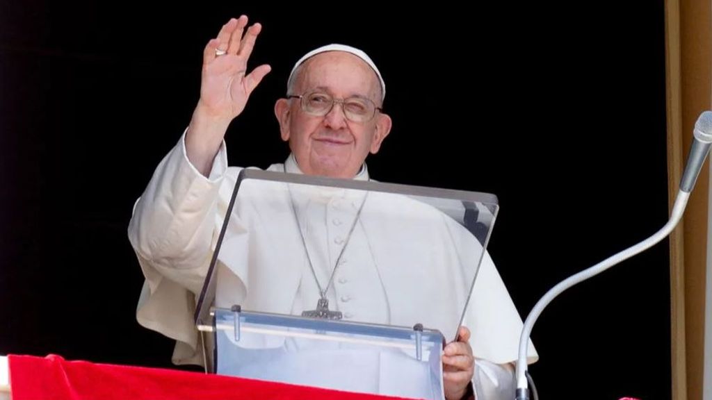 El papa Francisco, estable, ya no necesita ventilación mecánica