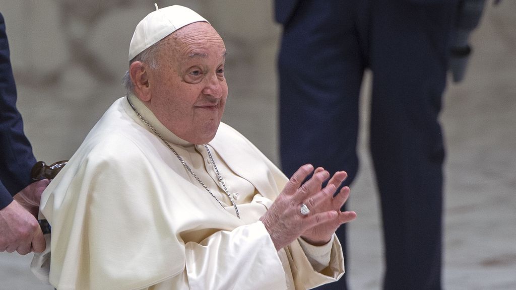 El papa Francisco ha pasado la noche tranquila y aún descansa