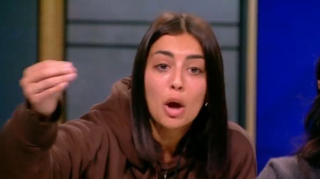 Marieta salta contra Miguel y Óscar