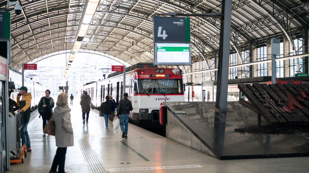 Andenes de Cercanías de la Estación de Abando-Indalecio Prieto