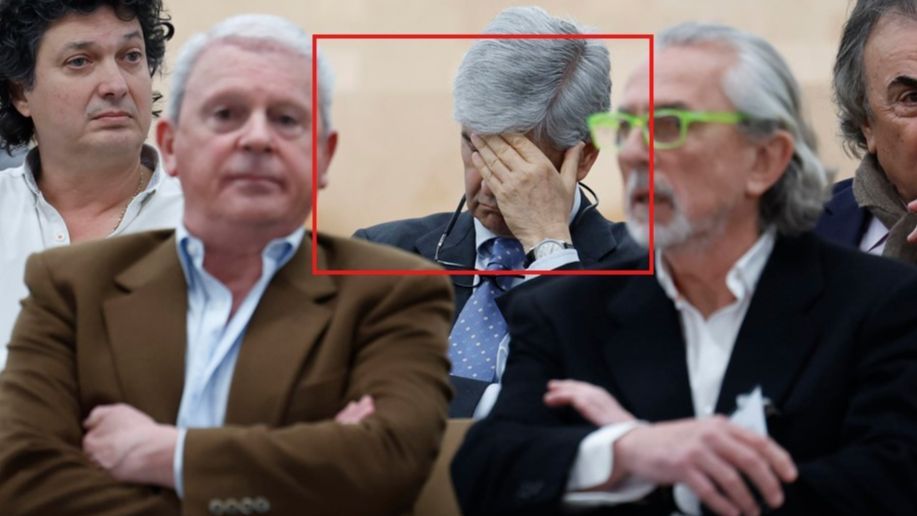 El expresidente de Martinsa Fernando Martín con la mano en la cara en segundo plano, sentado junto al resto de los acusados