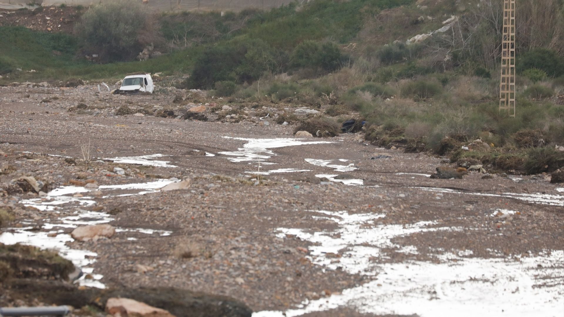 Primera víctima de las lluvias torrenciales en Lorca: el hombre fue arrastrado por la corriente de la rambla Primera víctima de las lluvias torrenciales en Lorca: el hombre fue arrastrado por la corriente de la rambla