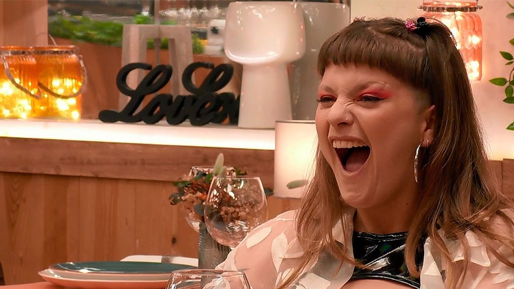 Una soltera de 'First Dates' habla de mierda y pedos sin tapujos Una soltera de 'First Dates' habla de mierda y pedos sin tapujos