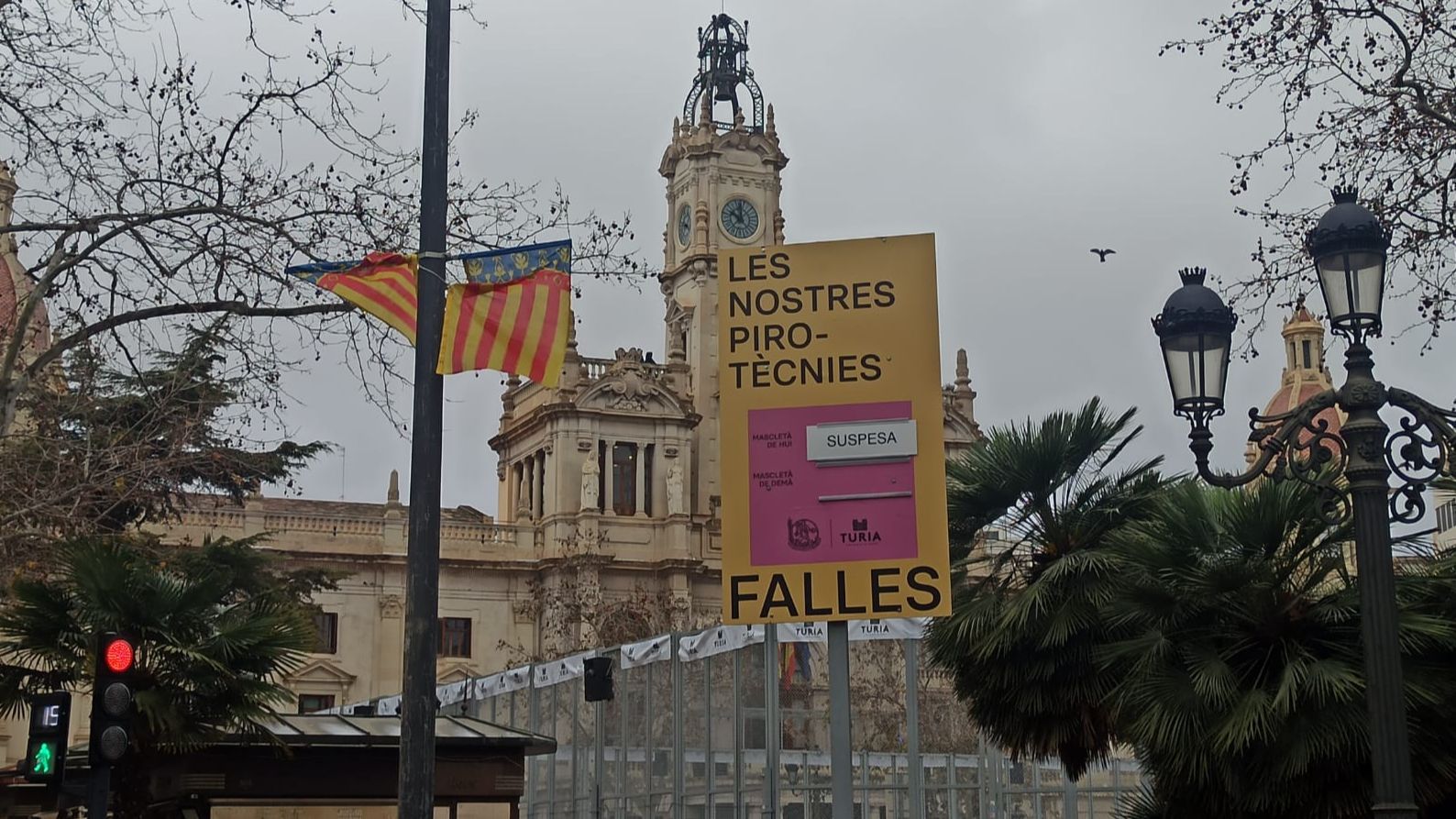 Anuncio de la suspensión de la mascletà