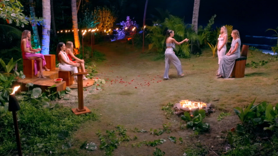 Bayan da un regalo a Érika y le pregunta una cosa clave sobre Eros