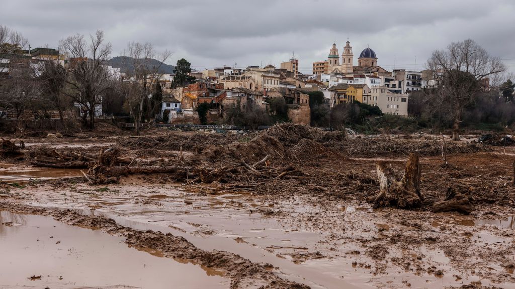 Crecida del río Turia a su paso por Ribarroja