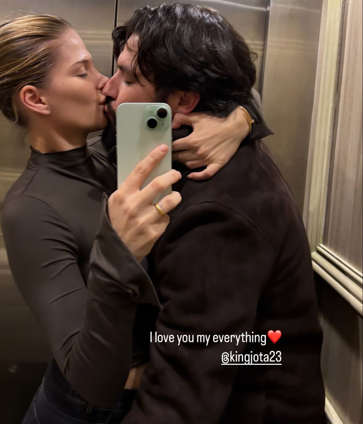 Jota y Ajla Peleteiro posan juntos tras el enfado de Jessica Bueno