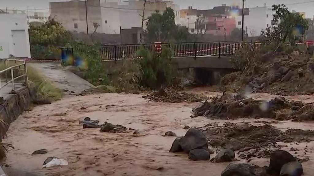 Las lluvias persisten en Telde, Gran Canaria.