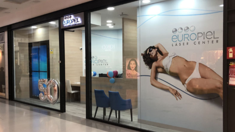 Escaparate de uno de los centros de Europiel de Málaga