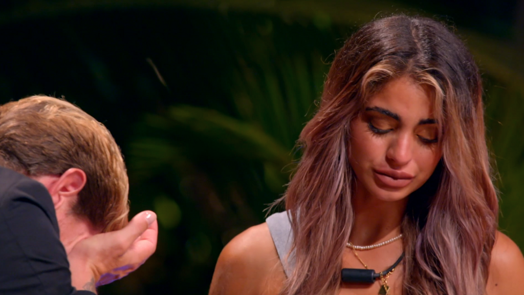 La decisión final de Tadeo y Sthefany en una tensa y lacrimosa hoguera final: "Me dejé llevar para hacerte daño"