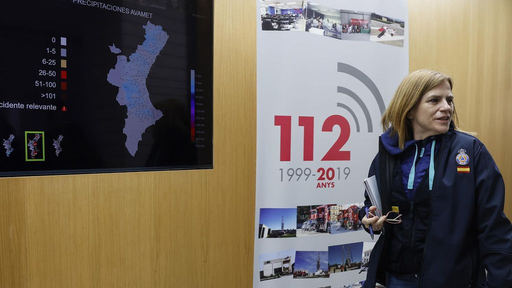 La delegada del Gobierno, Pilar Bernabé, en el Centro de Coordinación de Emergencias