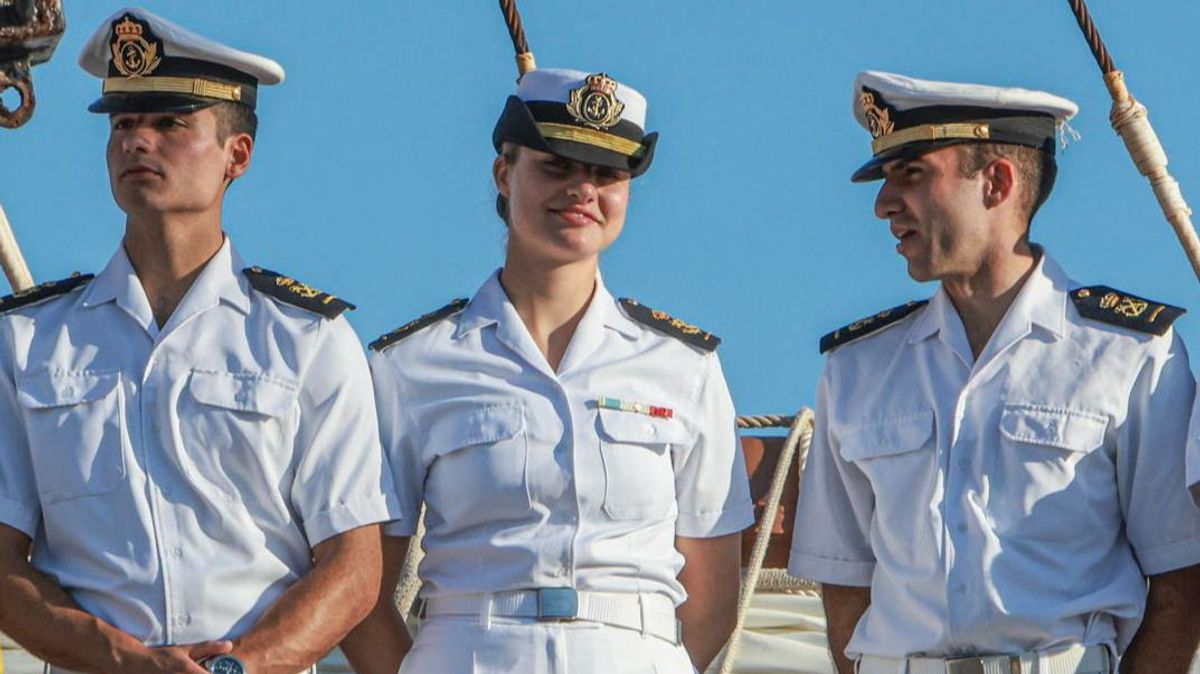 La princesa Leonor arriba a Uruguay a bordo del buque 'Elcano'.