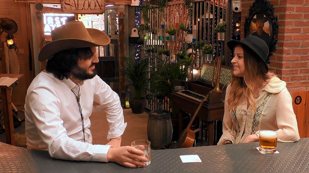 Jaime y Laura se conocen en la barra de 'First Dates'