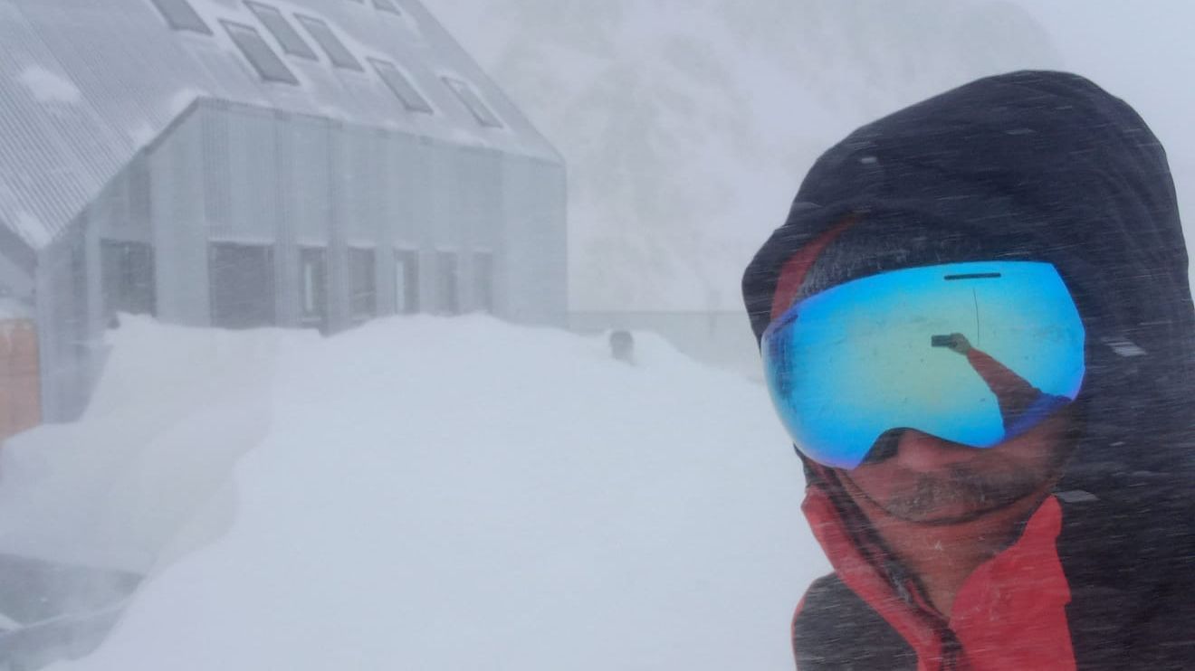 Mikel era uno de los tres socios que gestionaban el refugio más alto del Pirineo