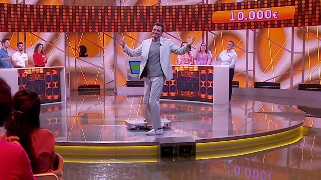 ¡Momentazo en directo! Ion Aramendi revoluciona el plató cantando 'Hola Don Pepito'