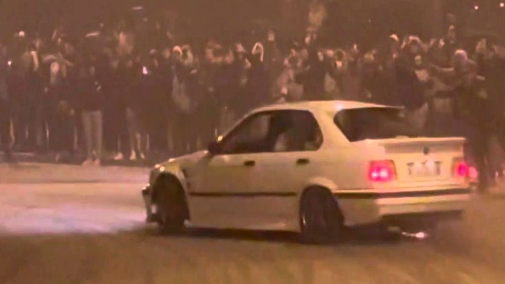 Multitudinaria y peligrosa concentración ilegal de vehículos en La Rioja