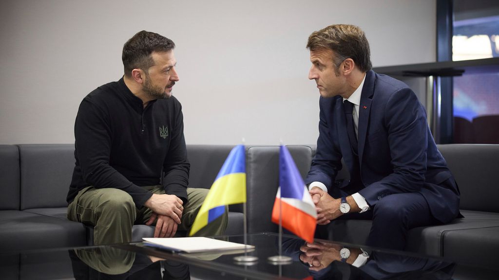 Volodímir Zelenski insiste en una “paz real y duradera” y agradece a Emmanuel Macron los “esfuerzos conjuntos” para lograrla