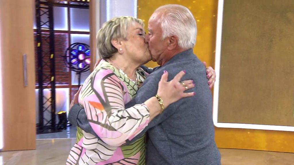 Carmen emociona al plató al agradecerle a su marido que le salvara la vida: "Me querían dejar morir"