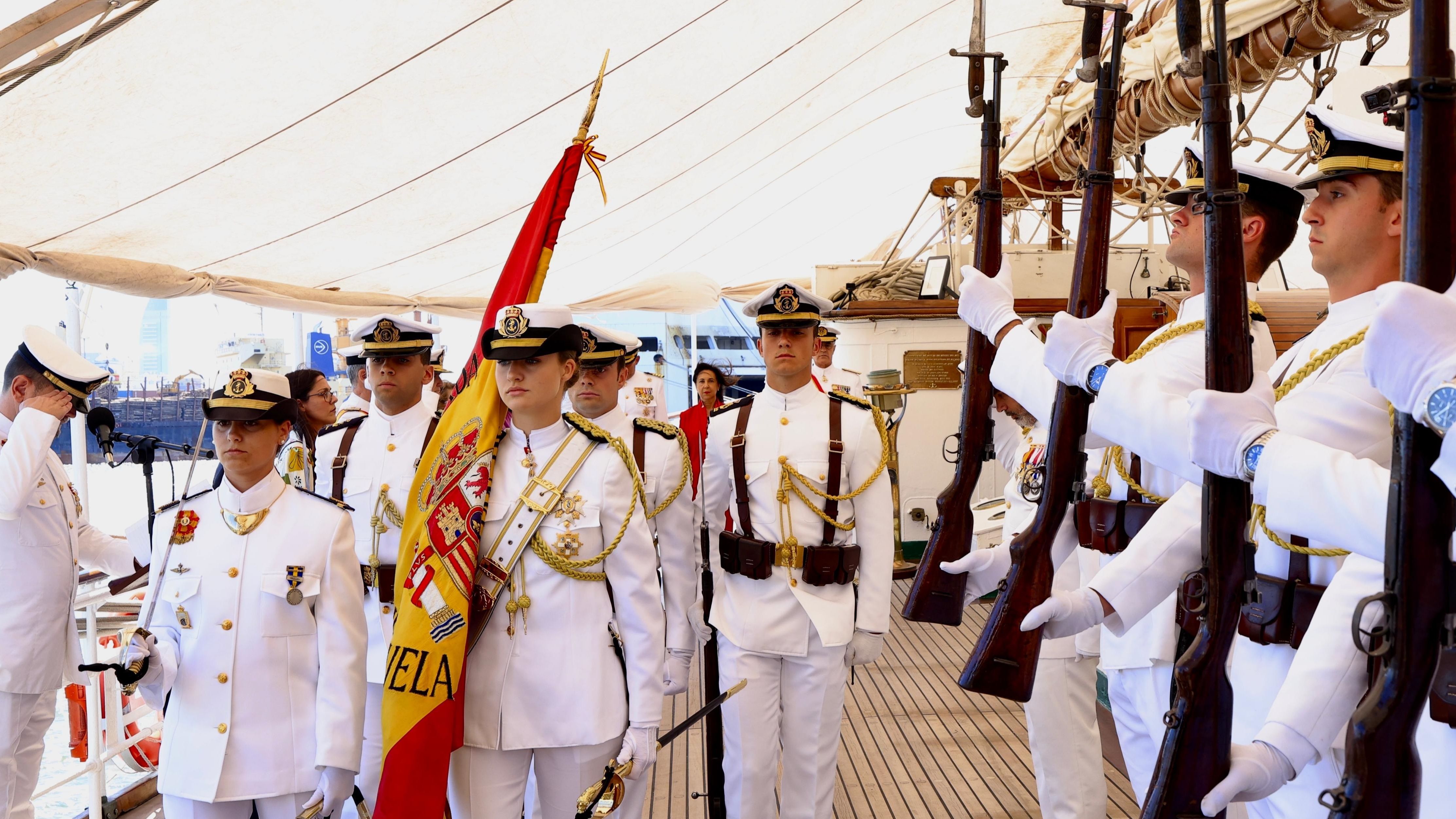 Imagen del acto en Uruguay con la princesa Leonor y Margarita Robles