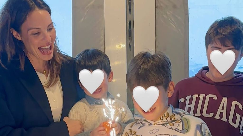 Jessica Bueno y sus hijos