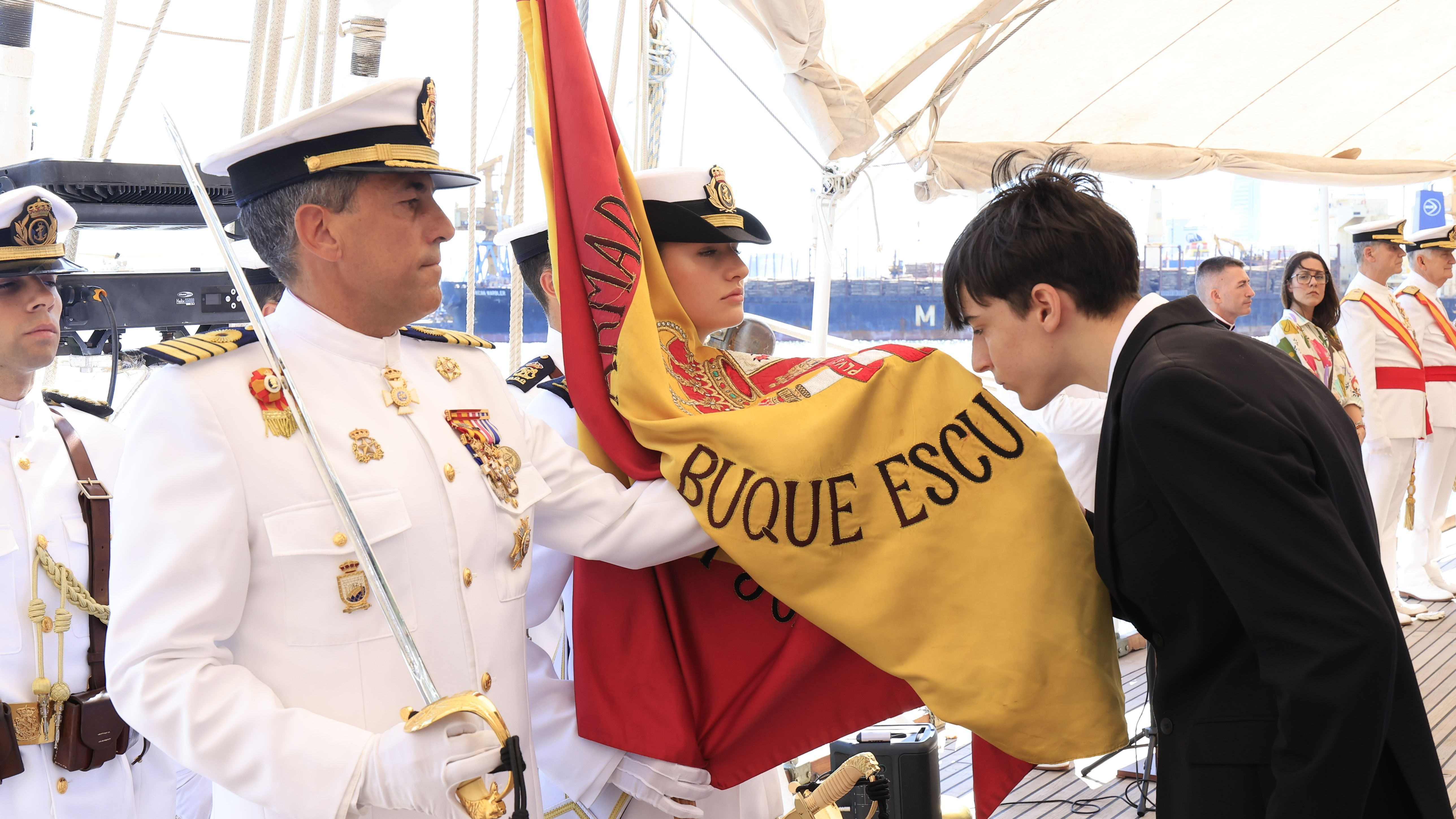 La jura en la que Leonor ha ejercido de abanderada en Montevideo