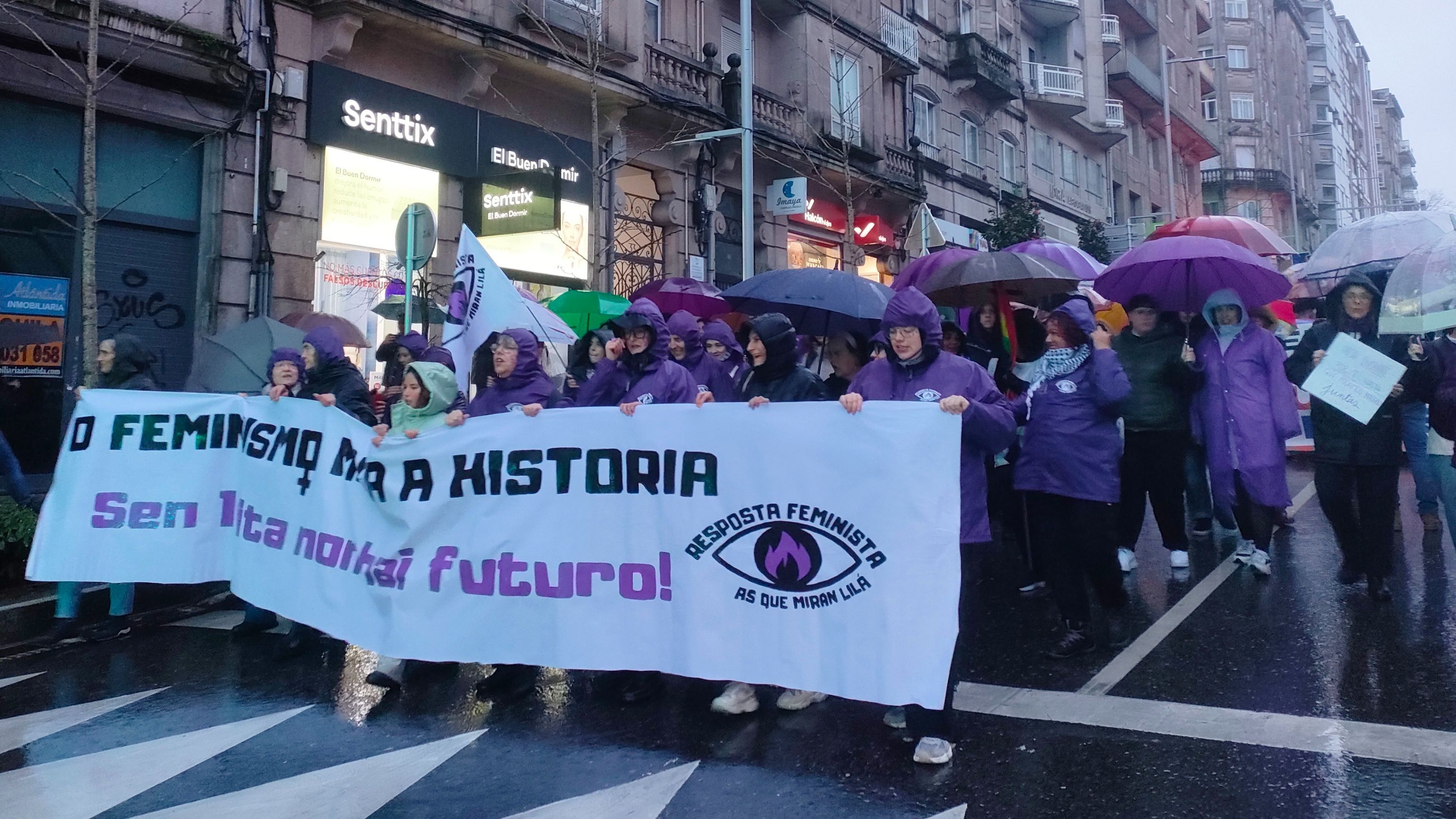 Manifestación con motivo del 8M convocada en Vigo por Resposta Feminista, a 8 de marzo de 2025.