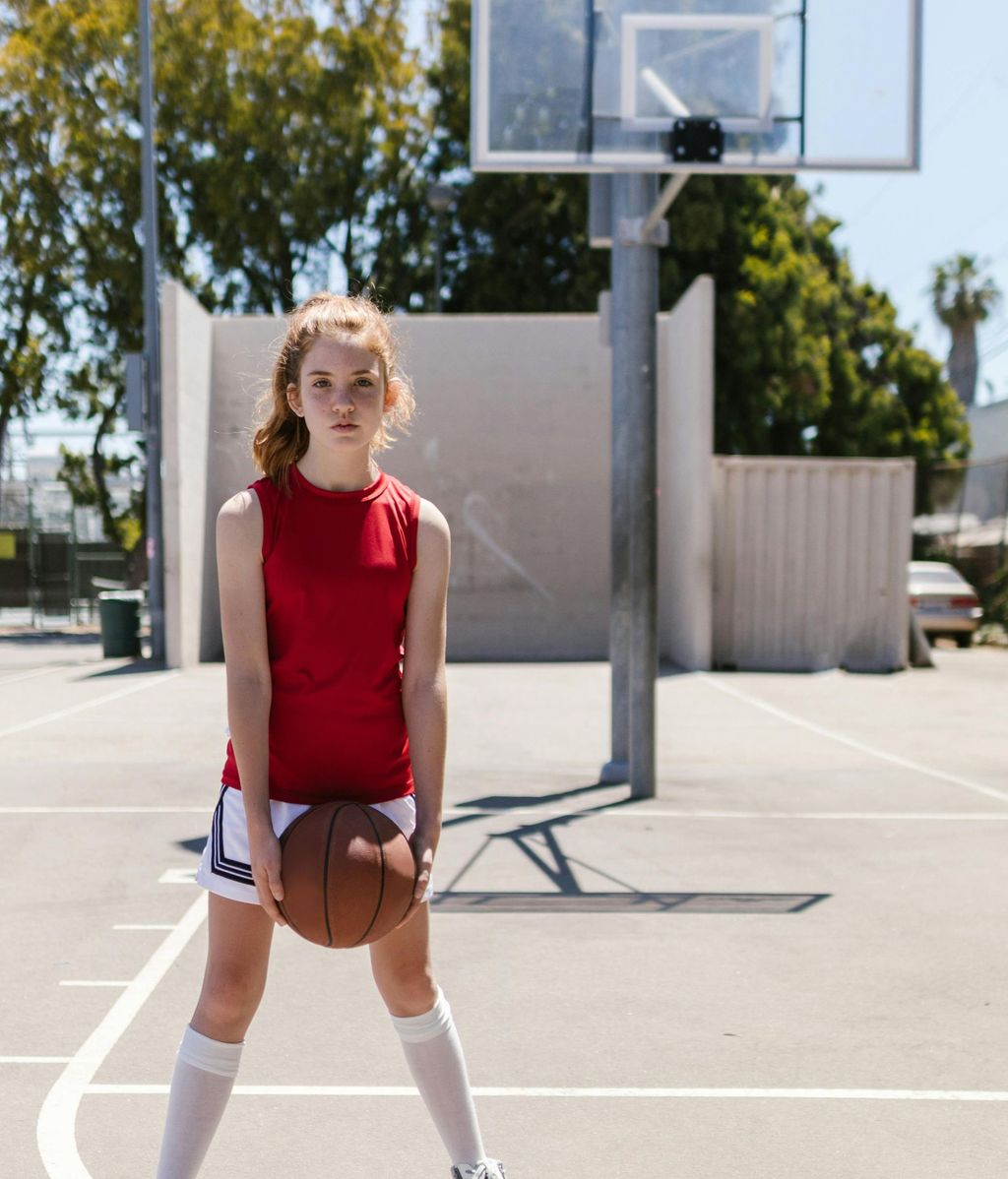El baloncesto es un deporte muy completo. FUENTE: Pexels