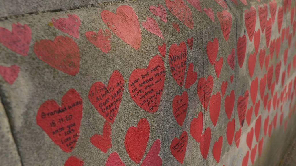 El mural de Londres que recuerda a las víctimas del coronavirus