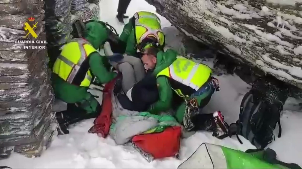 Rescatan a dos senderistas en Capileira tras quedar atrapados por el temporal