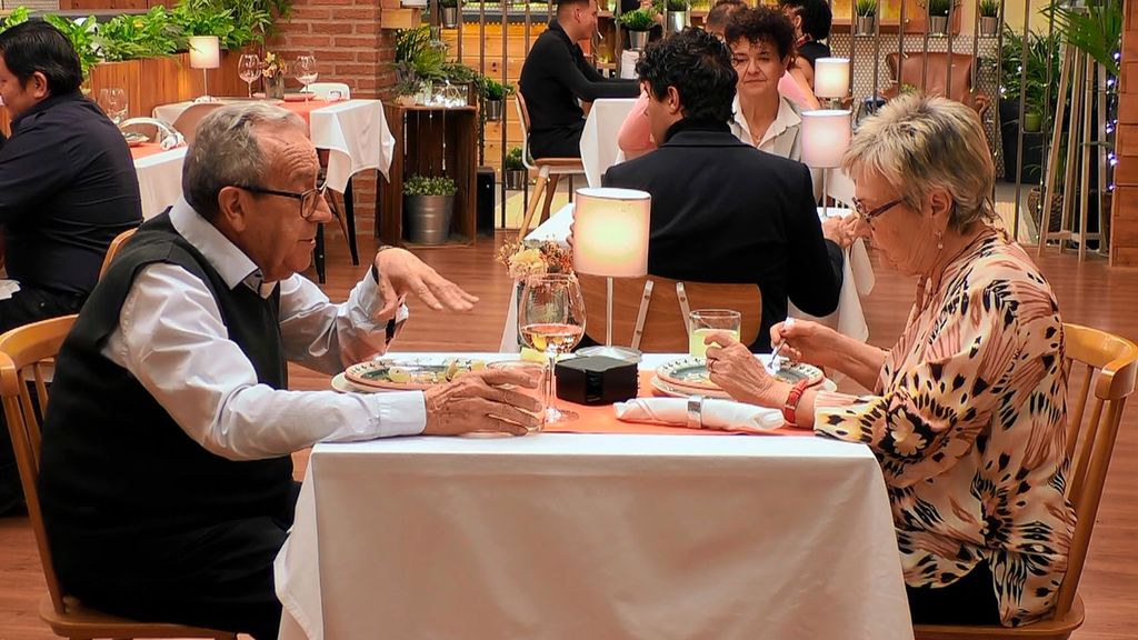 Agustí y Quima durante su cena en 'First Dates' 