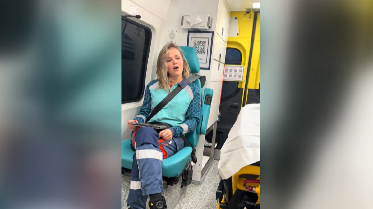 Anita Zuster, la enfermera holandesa que canta ópera en las ambulancias: "Creo que es lo mejor de mi profesión”