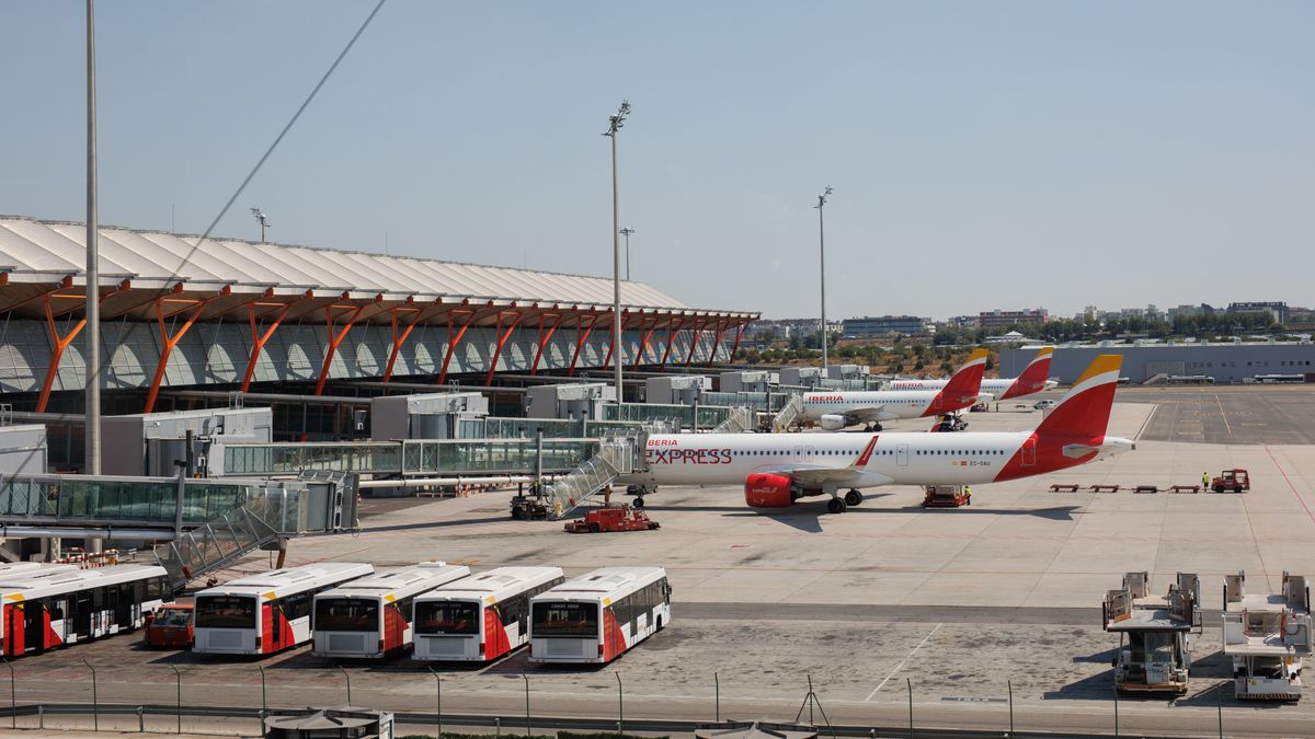 Aviones estacionados en la T4 del aeropuerto Madrid-Barajas
