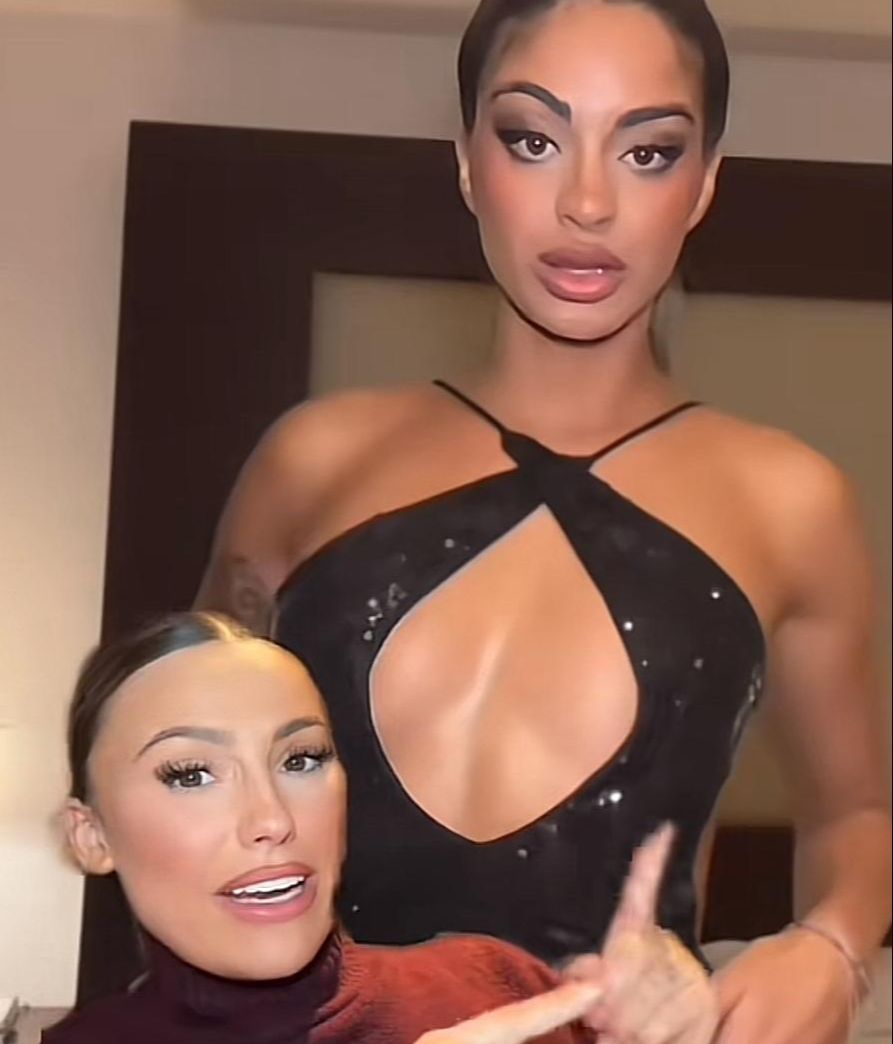 El 'look' de Sthefany le "superencanta" a María Aguilar