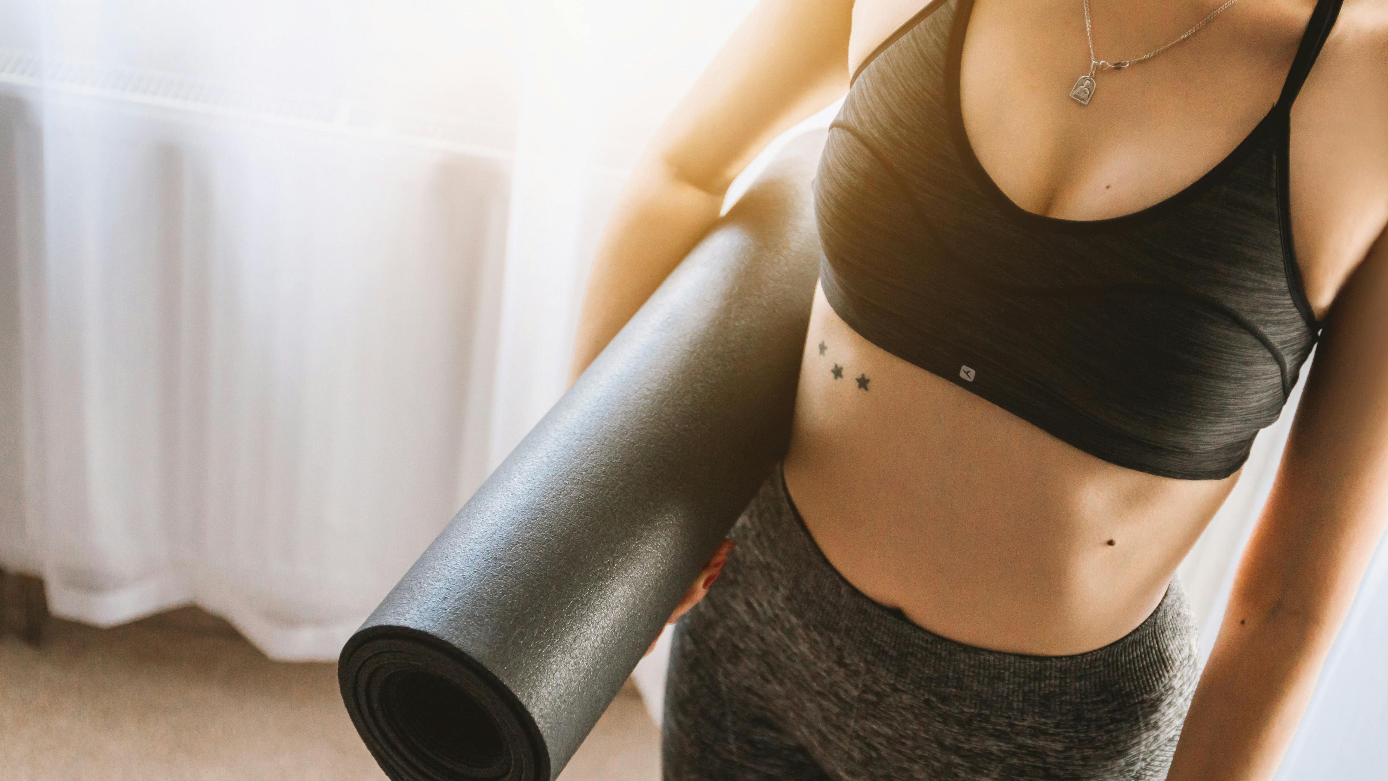 El yoga alivia la ansiedad de manera natural. FUENTE: Pexels