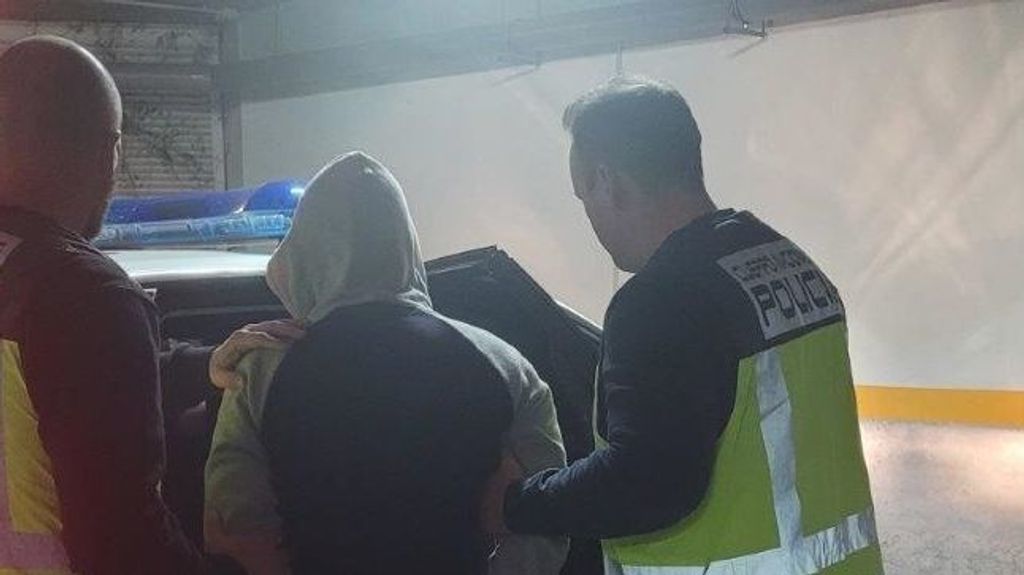 La Policía Nacional detiene a cuatro personas por amenazar y obligar a hacer un bizum.