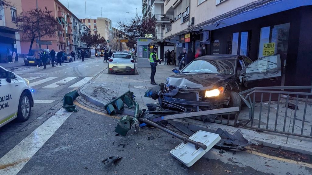 Accidente de tráfico en la Avenida de Dílar en Granada