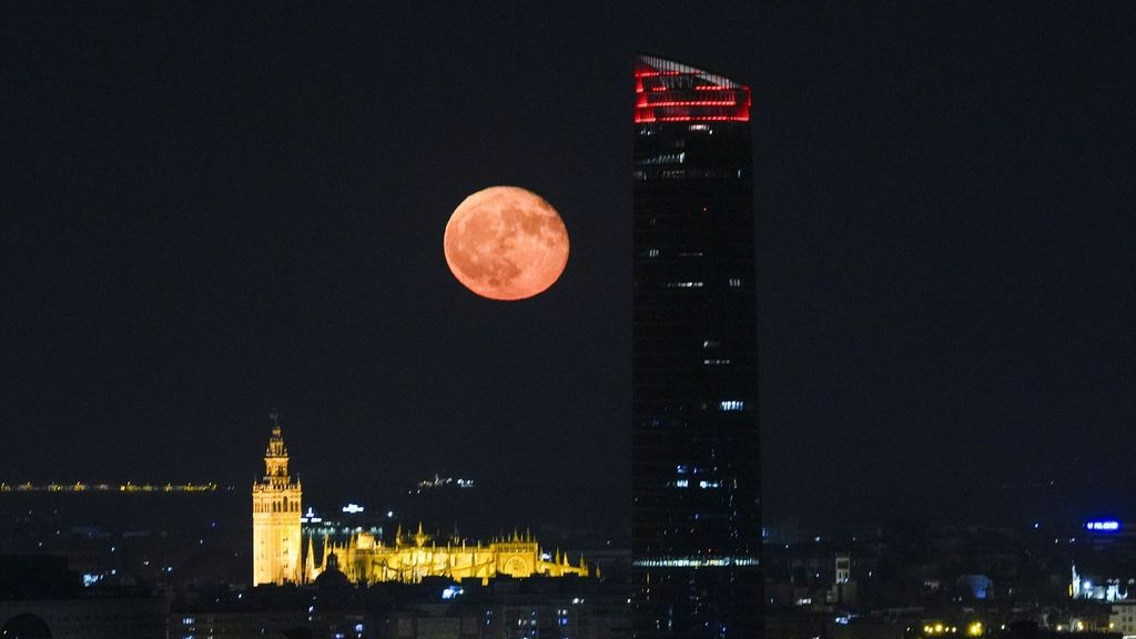 La Luna de sangre se ha podido observar en Sevilla.