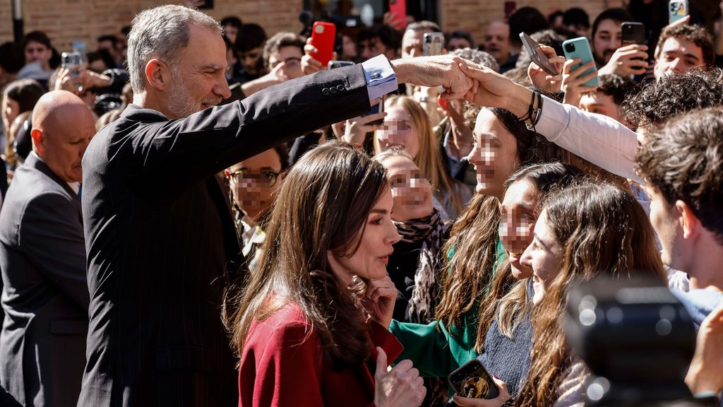 Los Reyes vuelven a Valencia para conocer la recuperación de las zonas afectadas por la DANA: así ha sido el caluroso recibimiento