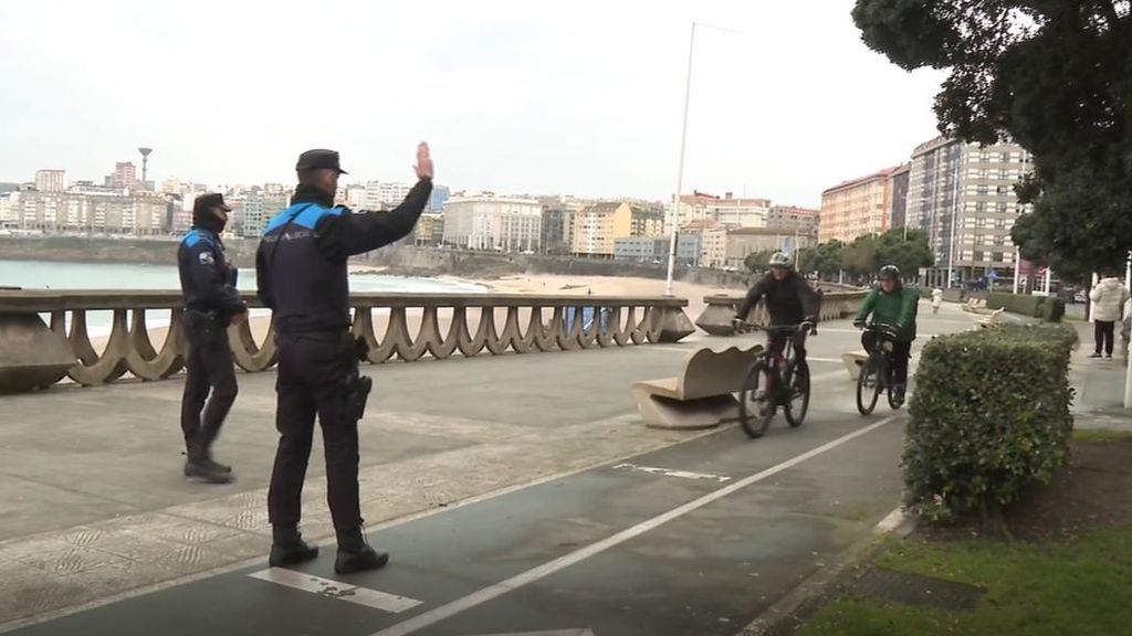 Multas por usar auriculares a los usuarios de bicicleta