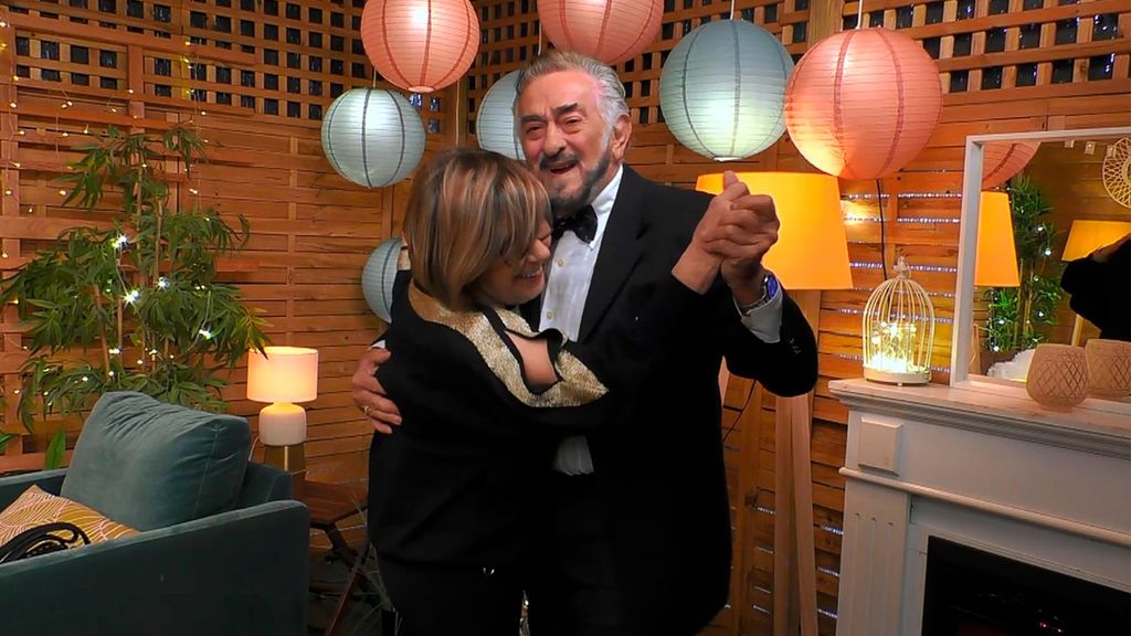 Blanca y Fernando bailan un bolero en 'First Dates'