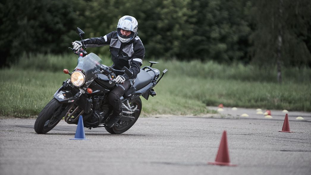 Cada curso tendrá un mínimo de 4 horas y 15 minutos de formación práctica