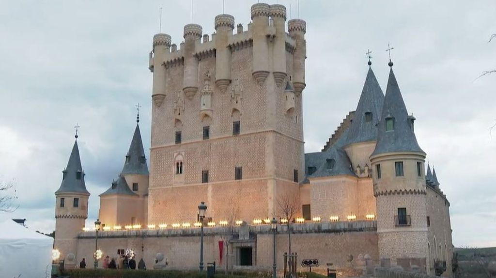 El Alcázar de Segovia se convierte en el castillo de Blancanieves con ella incluida: la historia que hay detrás