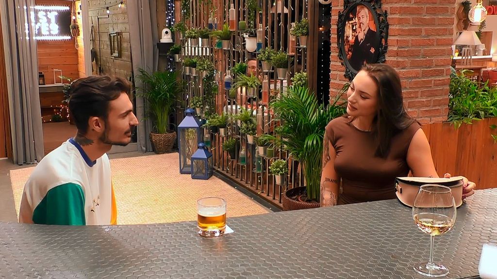 Milena y Jota no tienen la misma sensación al verse en la barra de 'First Dates'