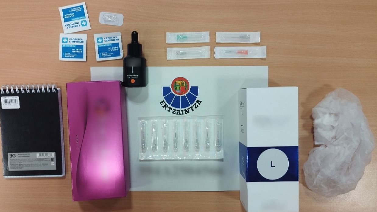 Parte del material incautado