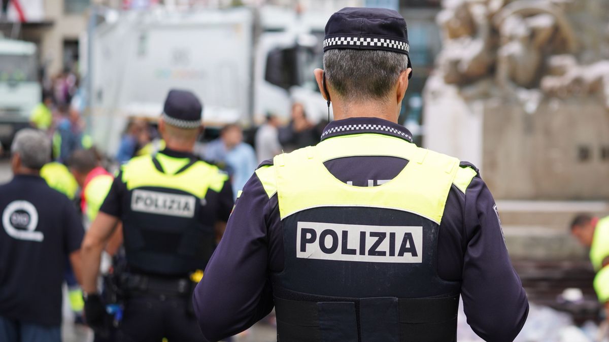 Varios agentes de la Policía Local de Vitoria