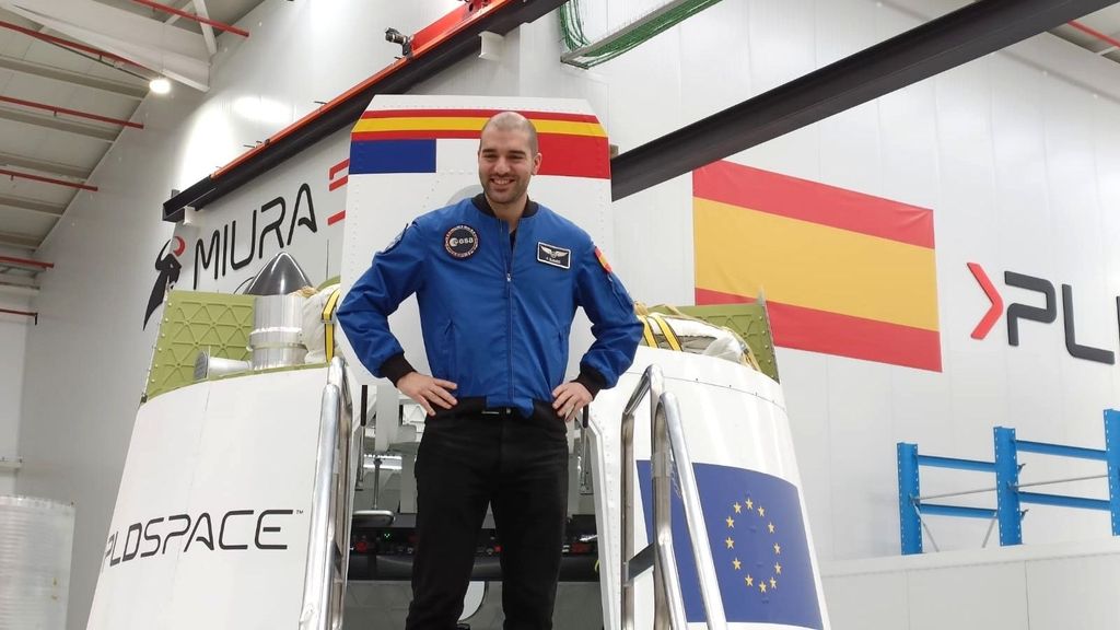 El astronauta Pablo Álvarez sube a la cápsula Lince, que desarrolla PLD Space