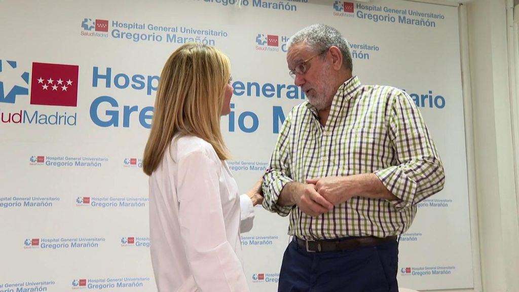 El reencuentro de Julián Ochandía con su doctora, Milagros Sancho.