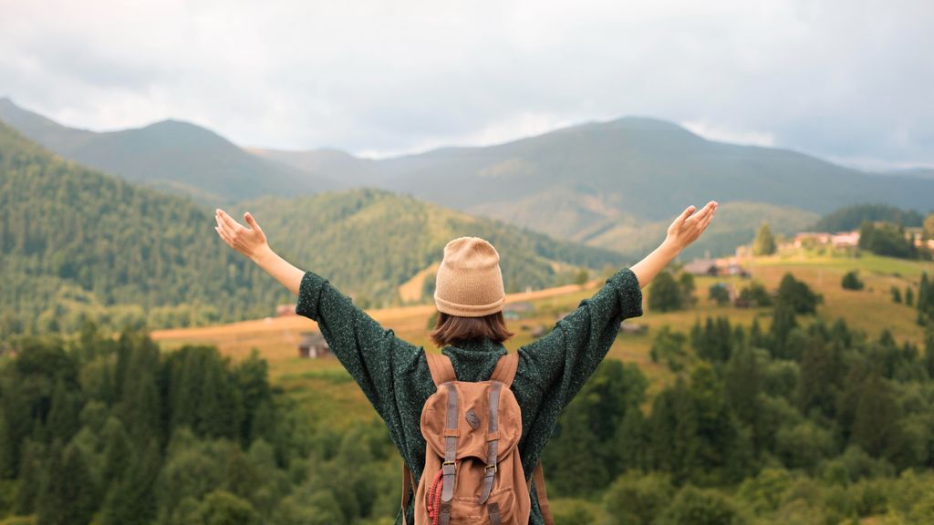 Estos programas también permiten a los jóvenes viajar más