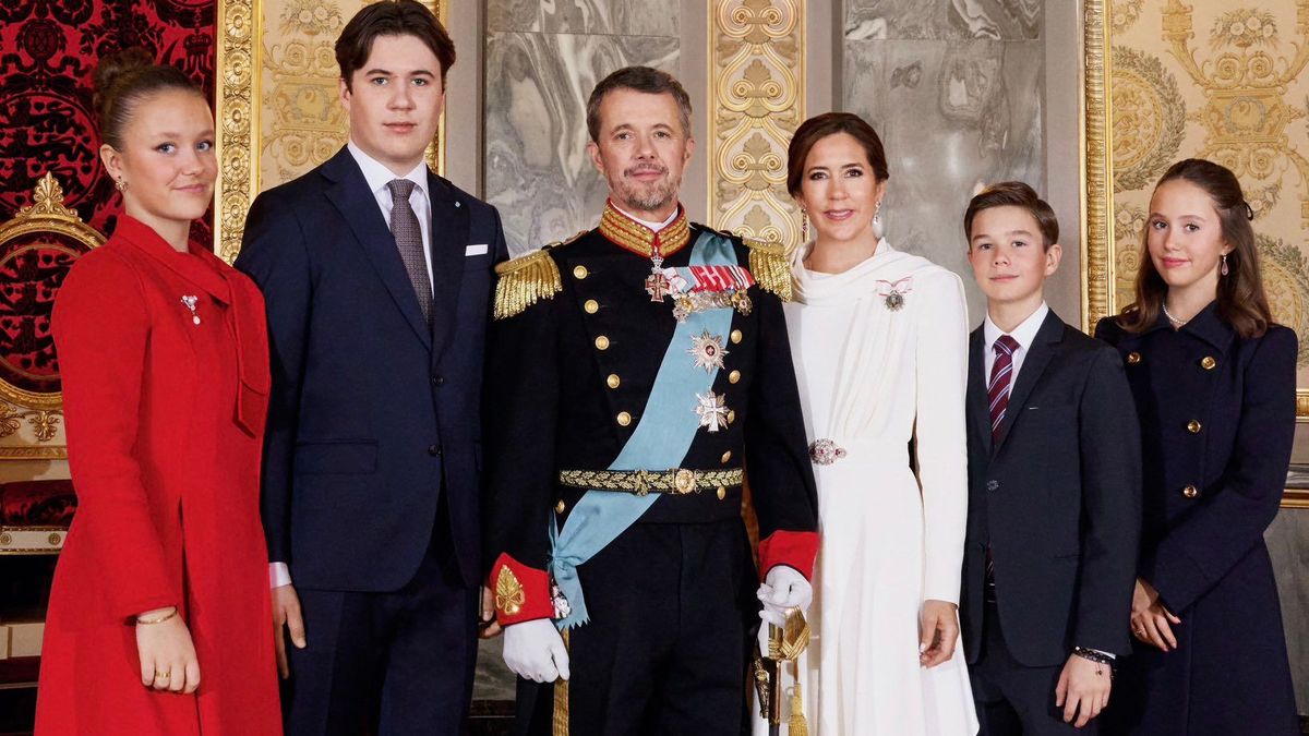 Los reyes de dinamarca con sus hijos