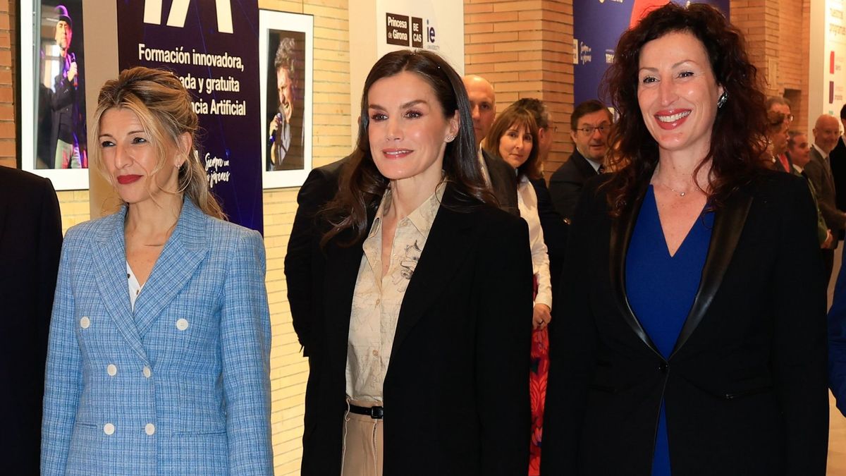 Yolanda Díaz, la reina Letizia y María del Mar Vázquez, alcaldesa de Almería